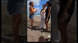 نزلو صور لسارة و سارة مفبركة بالبكيني 