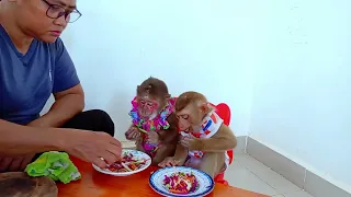 Bryan and Icy's adorable meal routine