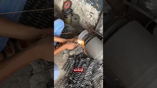 شوفوا المهارة الأسطورية شاب باكستاني بيحول قطعة حديد بسيطة لزنبرك مزدوج بجودة عالية معلومات شورت 