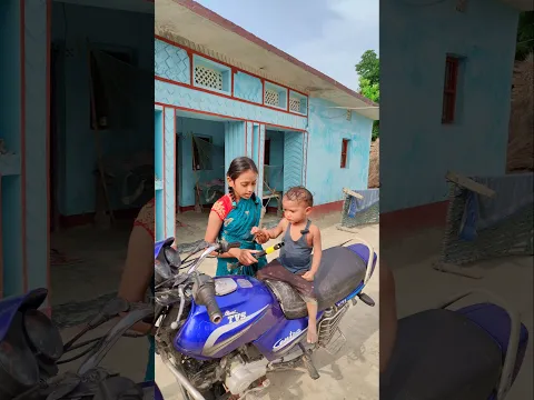 मां ने बच्चे से गाड़ी छीन लिया 😱 #viralvideo #youtubeshorts #shortsfeed #shorts