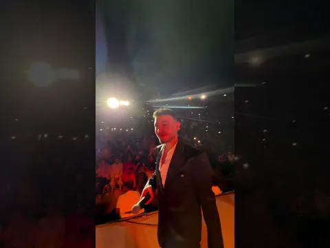 عايش لعيونك!