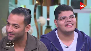 لعبة من شعره مع الحريفة 