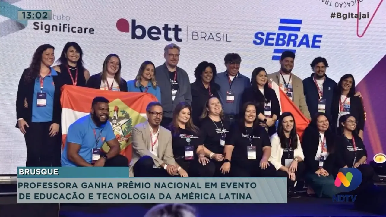 Professora ganha prêmio nacional em evento de educação e tecnologia da América Latina