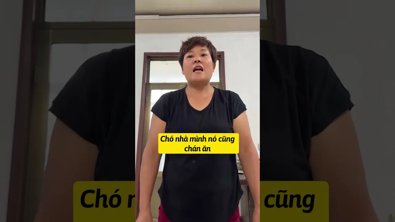 Mẹ chỉ cho tôi ăn đậu que