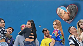 rolou muito beijo neste v deo eles n o resistiram 
