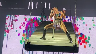 killing boys halsey berlin manic tour