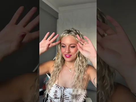 Quién dijo que los accesorios para el pelo son solo para las trenzas de verano? 🌺