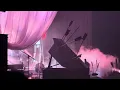 Suki Waterhouse - Moves (Live)