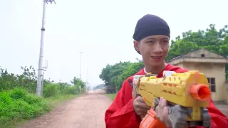 Nerf War Movies : Super SWAT Girl Blonde Uses Nerf Gun Attack Red Shirt Rebels Rescue Aborigines