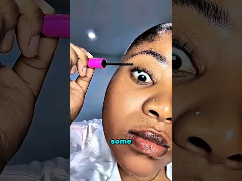 Mascara Went Into Her Eye… Then This Happened! 😳