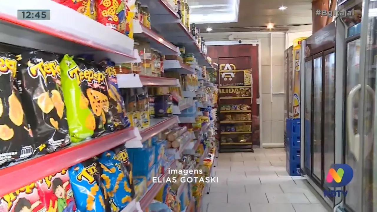 Bandidos atiram contra funcionários e cliente durante assalto em Navegantes