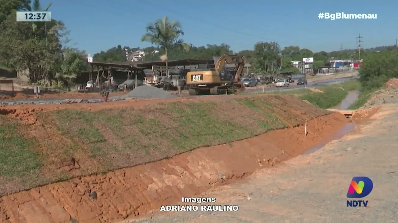 Rompimento de tubulação na BR-470 compromete abastecimento de água na Itoupava Central em Blumenau