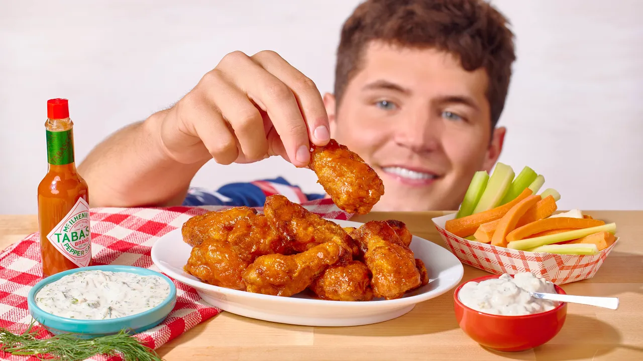 How To Make Crispy Buffalo Chicken Wings