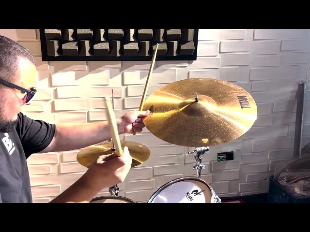 Crash Titan Tremor Series 19