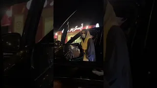 راب إبديز فوق انها تعرف بسيم سكتتني بالأداء 