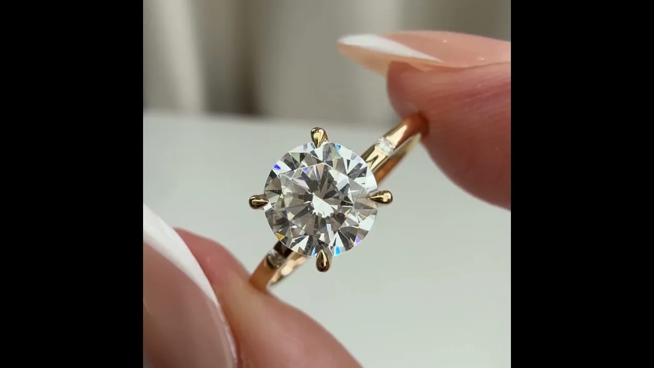 Noelle丨1CT Hidden Halo Lab Diamond Engagement Ring with Side Accents