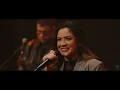 Em Teus Braços (Ao Vivo) - Stella Laura