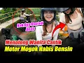 Lagu Menolong Wanita Cantik Di Jalan Motor Mogok Habis Bensin