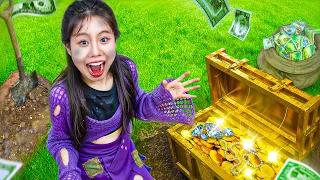 صديقتي المسكينة أصبحت مليونيرة فجأة من فتاة فقيرة إلى فتاة غنية 