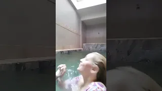 ملكة جمال العالم فرح لبنان فيديو تعليم السباحة لايك واشتراك لمزيد من الفيديوهات 