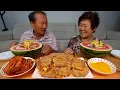 Download Lagu 수박 국수?! 더위 날리는 수박에 매콤한 비빔국수! 고소한 육전까지~ (Bibim noodles in a Watermelon) 요리\u0026먹방! - Mukbang eating show