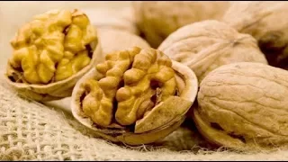 هل تعلم ماذا يحدث لك عند تناول الجوز    فوائد علاجية لا تحصى للجوز   مدهش   دندنها