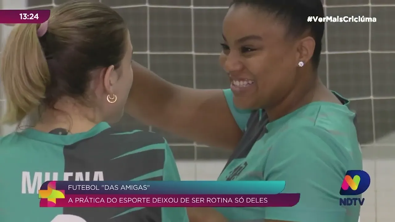 'Futebol das Amigas': mulheres se reúnem para jogar bola e confraternizar