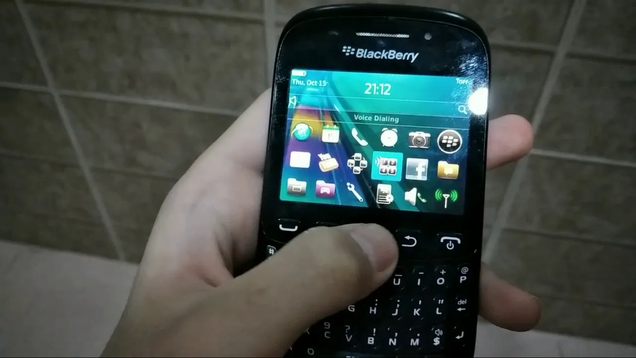 WhatsApp messenger install to Blackberry curve 8520. 