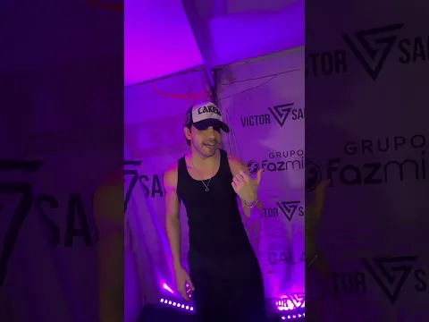 Aquela música que você coloca pra ouvir uma vez e, quando percebe, já tá na décima reprodução! 🔁😂