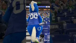 فيديوهات تيك توك وستوريات مضحكة حالات واتس اب حالات فيس بوك مضحكة فيديوهات سناب مضحكة دندنها