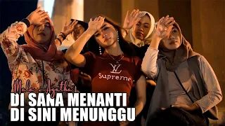 Lirik Lagu Mala Agatha - Di Sana Menanti Di Sini Menunggu (Sungguh Ku Merasa Resah)