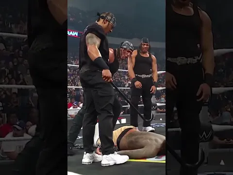 Looks like 946 just got even more dangerous 🫣🫢 #WWERaw