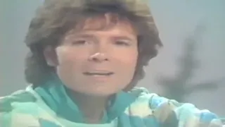 Download CLIFF RICHARD LITTLE TOWN \u0026 THE WATER IS WIDE 1982 MP3