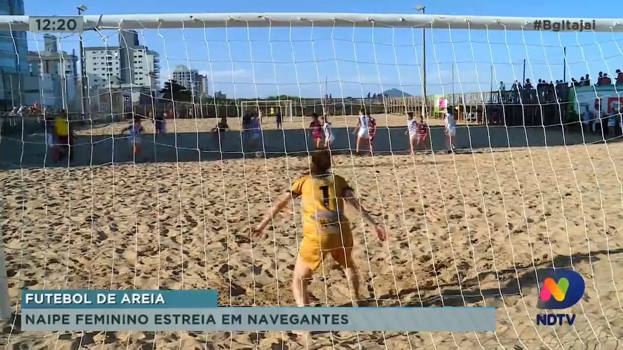 Futebol de areia em Navegantes com estreia de times feminino