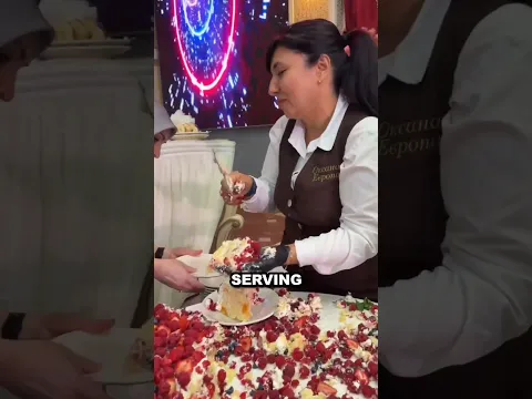 This Girl Cuts The Wedding Cake In The Messiest Way