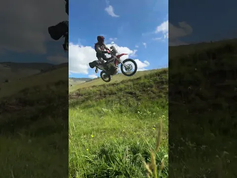 Sending it into a new week with Johnny Aubert and the KTM 690 RALLY! 🚀🔥