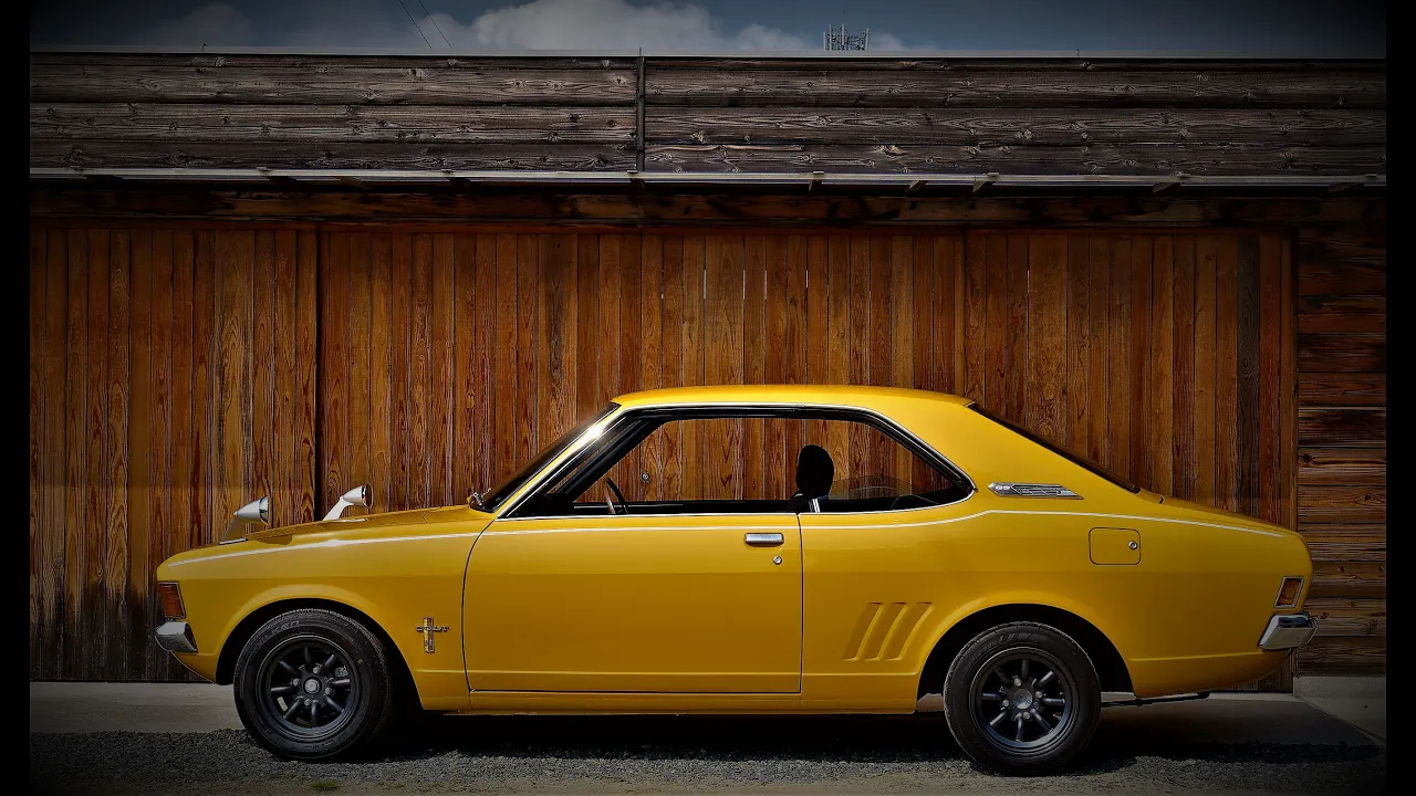 昭和時代のなつかしい車たち。街角で見かけた思い出の名車特集