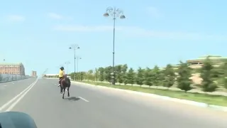  لو غرقوك عوم لو وقعوك قوم  صدقني في يوم بعزيمة وإرادة   تقف ثاني كالعادة     دندنها