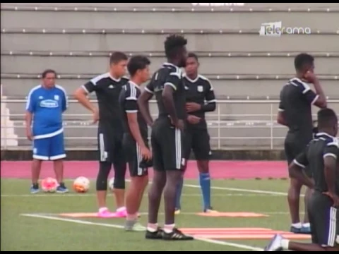 Emelec entrenó en estadio Christian Benítez