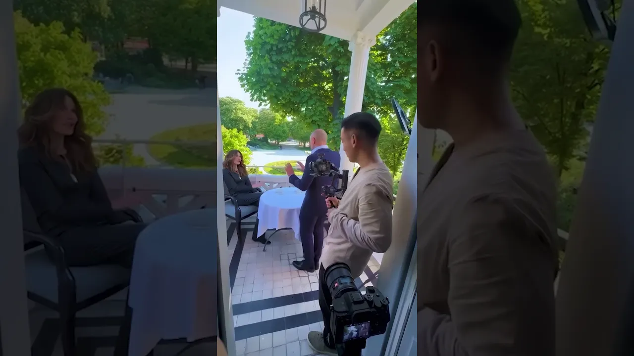 Backstage d'interview de Jin Xing et Carla Bruni