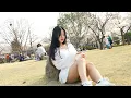 Download Lagu Een verfrissende herinnering aan model Yeonju op een lentedag wanneer de kersenbloesem bloeit