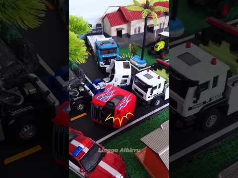 KABIN SAMPAI LEPAS! DETIK DETIK KECELAKAAN TRUK BOX VS TRUK SCANIA π±