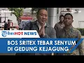 Download Lagu Bos Sritex Tersenyum Bebas saat Tiba di Kejagung, Status Masih Saksi