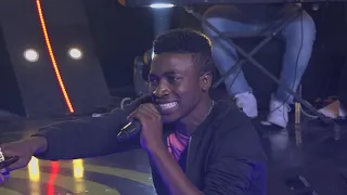 mtoto wa mchungaji achanganya mashabiki kwa mistari yake 