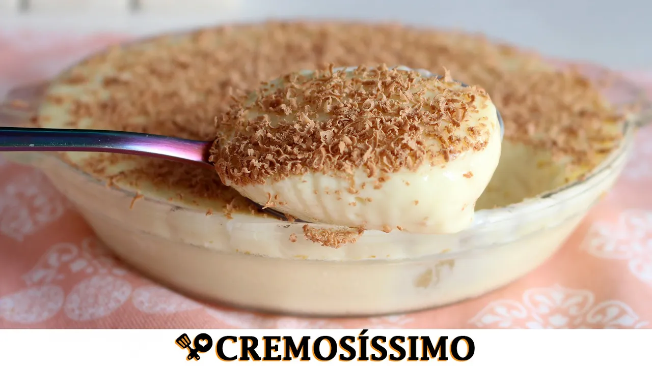 Nesse vídeo te ensino a fazer um Delicioso Recheio Mousse de Morango especial para usar como Recheio. 