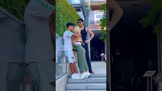  شفت شاب مصري  بهزر  مع    بنت في الشارع  ولما سألته إذا ده عادي هنا  رده صدمني                دندنها