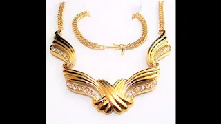 Avon Crystal Rhinestone Necklace Gold Tone