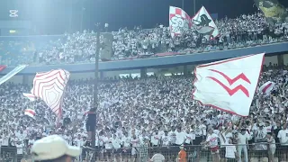 في الكورفا سود  جمهور أسود وإن شاء الله ما يسيبوش الفريق لوحده أبد ا  كالعادة  الوايت نايتس المب دندنها