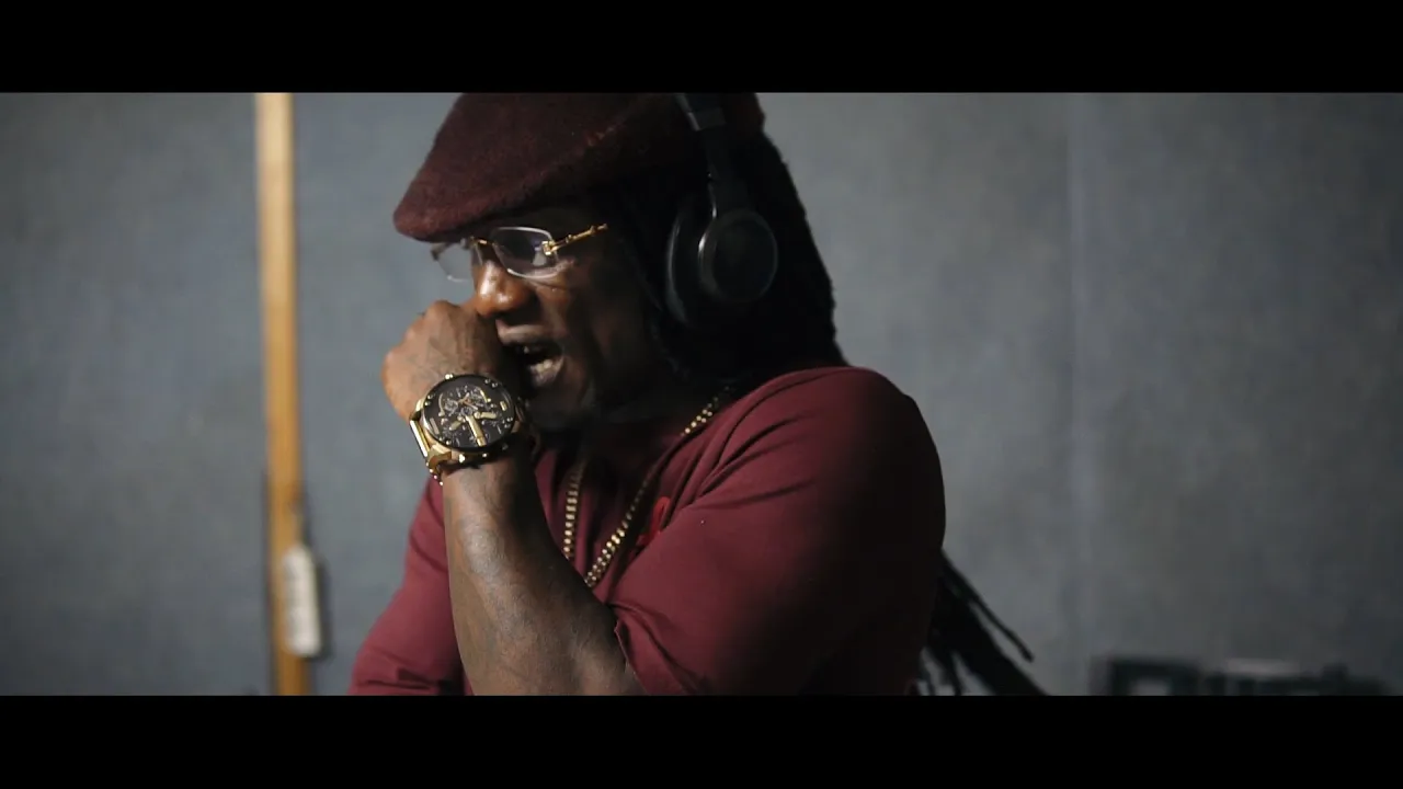 King Koyeba feat. Badderman - Wini Man