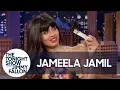 Lagu Jameela Jamil Reveals All the Snacks Hidden in Her Dress